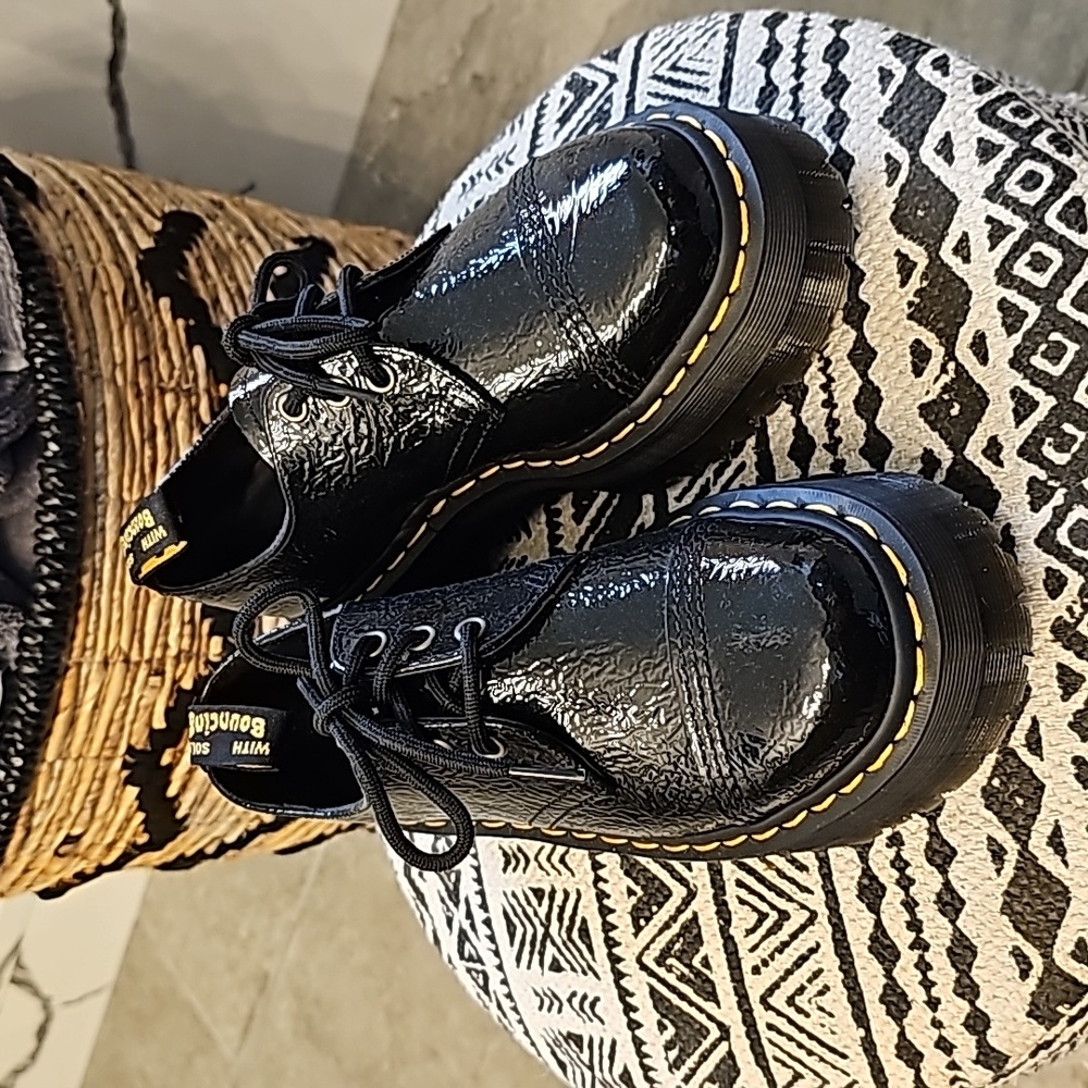 Dr. Martens Air Wair - Picture 1 of 8